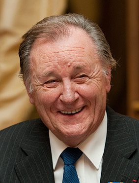 Fil:Albert Uderzo.jpg